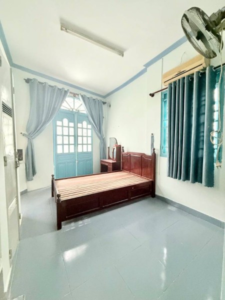 Cho thuê nhà nguyên căn Hoàng Hoa Thám Bình Thạnh, 80m2, 3PN có nội thất 10 triệu tháng