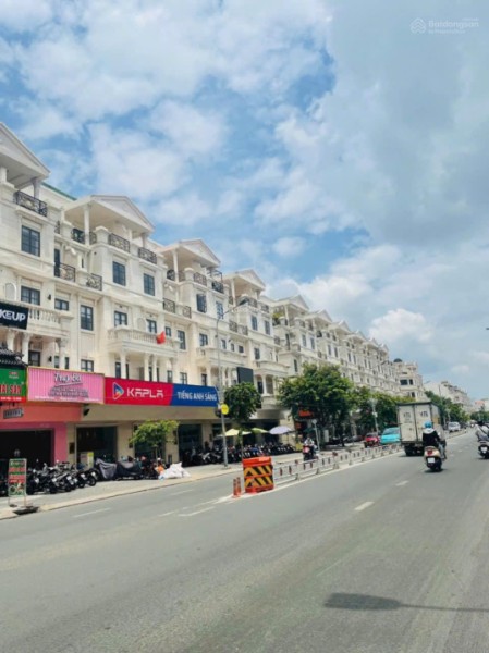 Cho thuê nhà phố có hầm Cityland Gò Vấp, nhà đẹp, sạch sẽ. Giá 40tr/tháng