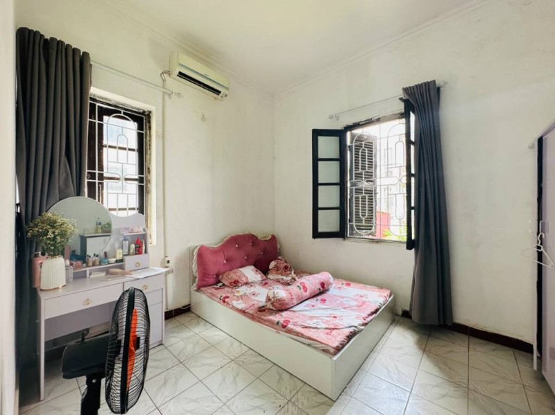 Cho thuê phòng trọ Cầu Giấy, gần ĐH Giao Thông, Báo Chí, giá rẻ 3 triệu