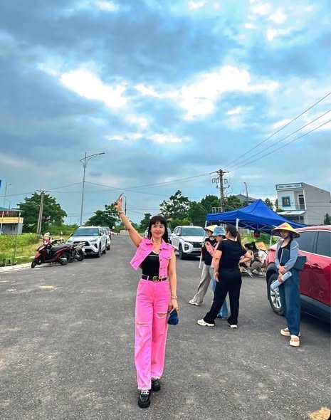 ❤️❤️❤️ Đấu giá Như Thiết - Hồng Thái Việt Yên ngày 13/9 View khuôn viên và view Hồ thóang,dân ấm kinh doanh dc luôn💸🍀Hạ tầng đẹp 60 ngày mới phải vào tiền.mời NĐT🤝