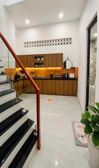 Bán nhà Cách Mạng Tháng Tám, QUẬN 10