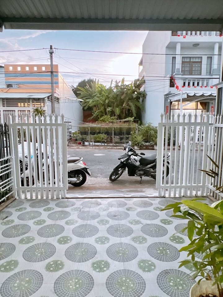 BÁN NHÀ MẶT TIỀN LÊ HOÀN - SAO MAI - LONG XUYÊN - Ảnh 1