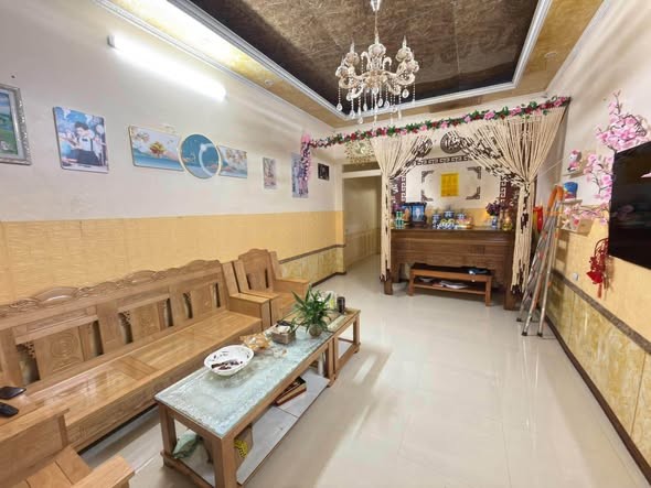 ❤️❤️ LAI CHÂU EM CÓ NHÀ CẤP 4 SÂN ĐỂ ĐC Ô TÔ TẢI NHÀ THIẾT KẾ 3 phòng ngủ