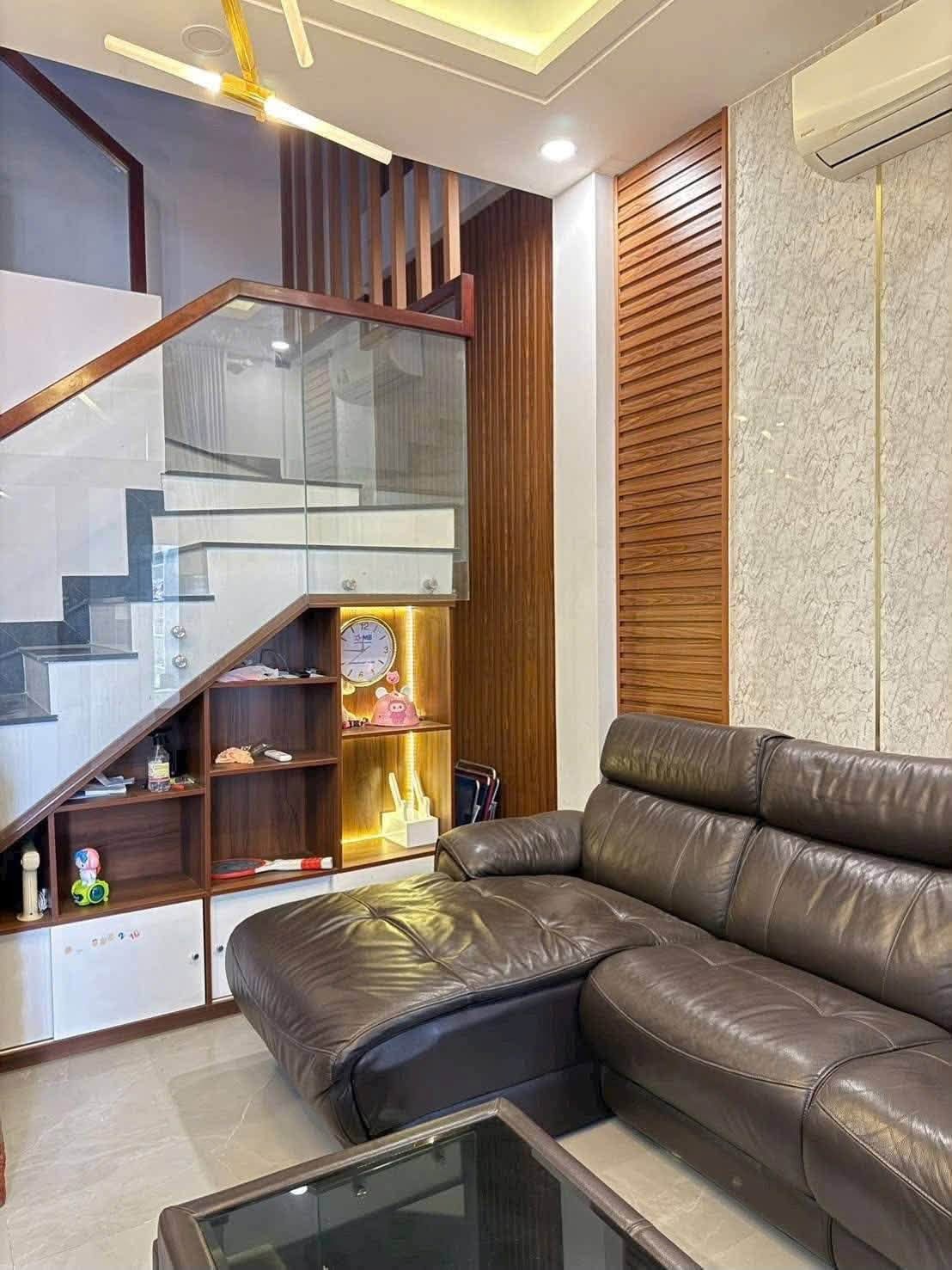 BÁN GẤP NHÀ 1 TRỆT 1 LẦU MẶT TIỀN HOÀNG BÍCH SƠN - KDC HÙNG VƯƠNG, PHAN THIẾT
