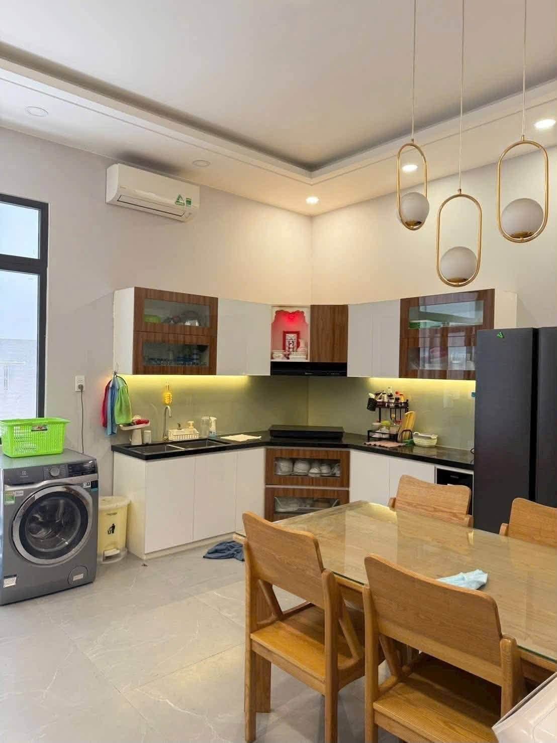 BÁN GẤP NHÀ 1 TRỆT 1 LẦU MẶT TIỀN HOÀNG BÍCH SƠN - KDC HÙNG VƯƠNG, PHAN THIẾT