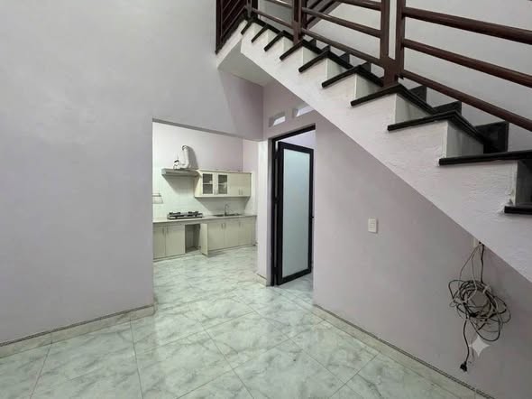 ♻️♻️ BÁN NHÀ CẤP 4 GÁC LỬNG – NGÕ 582 BÀ TRIỆU (GẦN CHỢ ĐÔNG KINH) - Ảnh 2