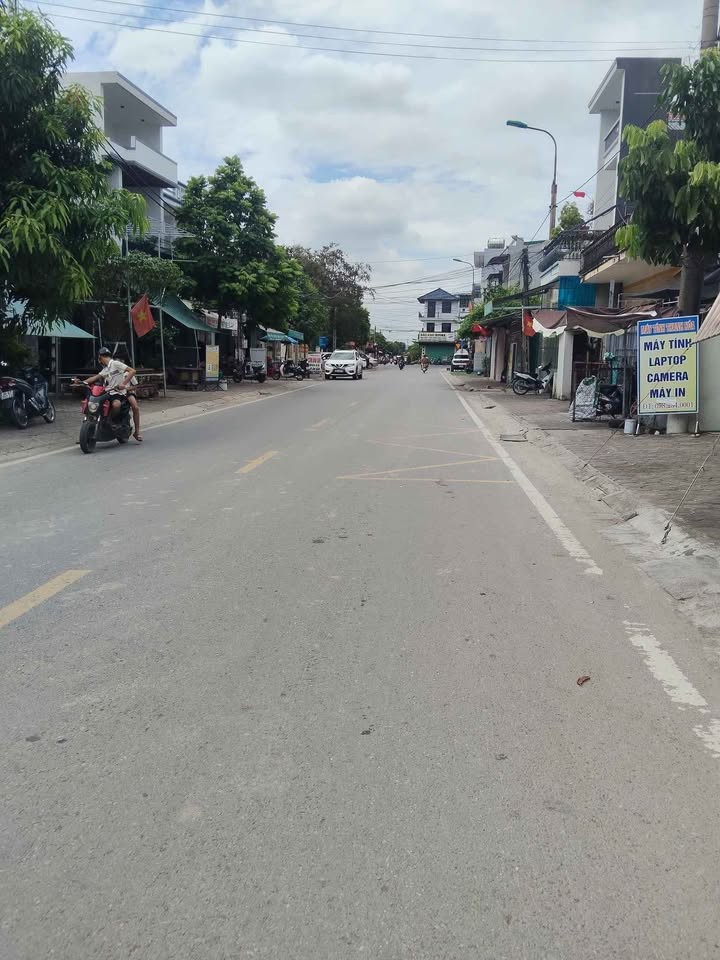 Chỉ hơn 1tỷ Nhà 2tầng đẹp rộng thoáng mát. TT phường Quảng Tâm.