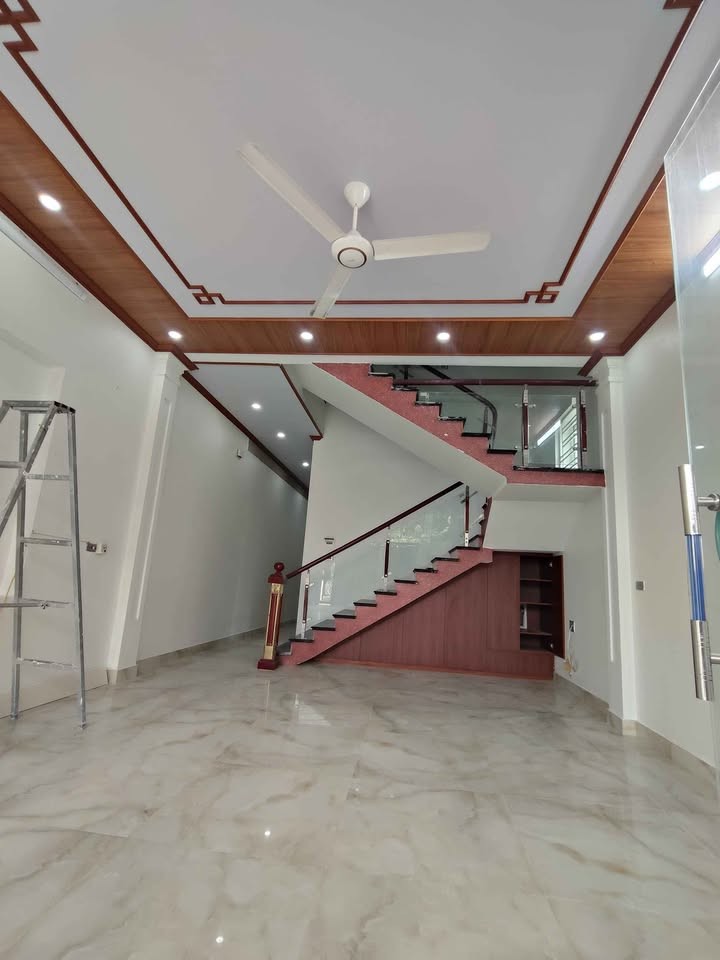Chỉ hơn 1tỷ Nhà 2tầng đẹp rộng thoáng mát. TT phường Quảng Tâm.