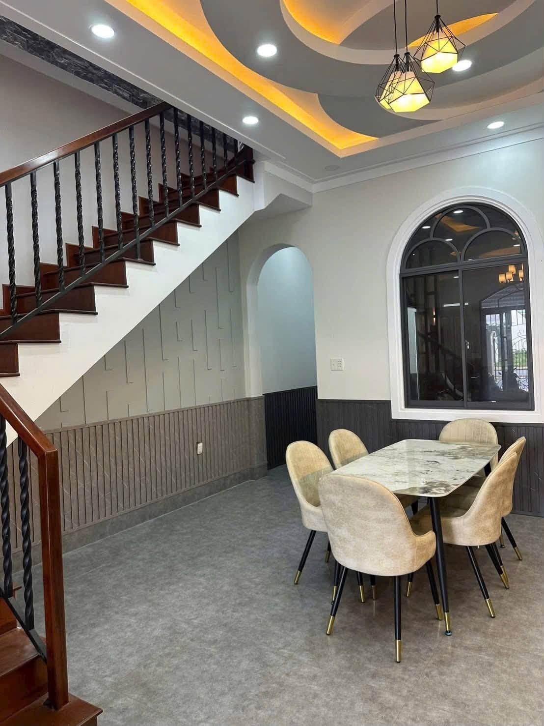 NHÀ BIỆT THỰ KHU HOÀNG HẢO, THANH ĐỨC, LONG HỒ, VĨNH LONG.