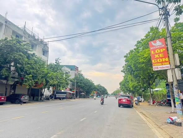 🏠 Gồm 2 căn: * 01 căn nhà 3 tầng * 01 căn nhà cấp 4 có gác lửng - Ảnh 2