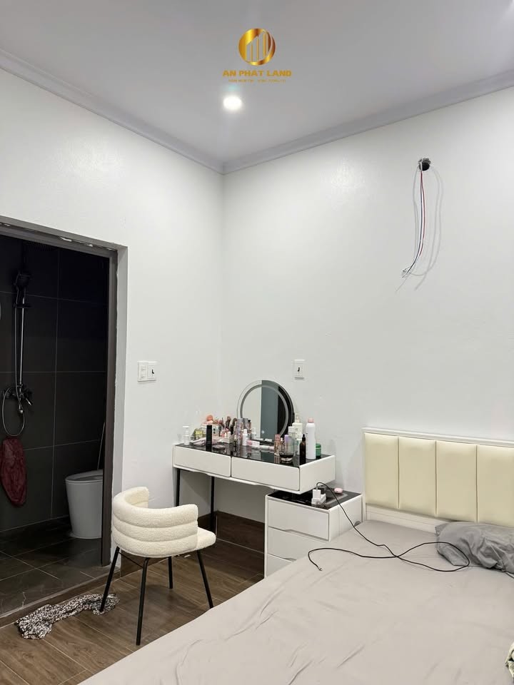 Ninh mỹ nhà chính chủ dân xây ngay đường lê xuân phôi- oto đậu trong nhà - Ảnh 2