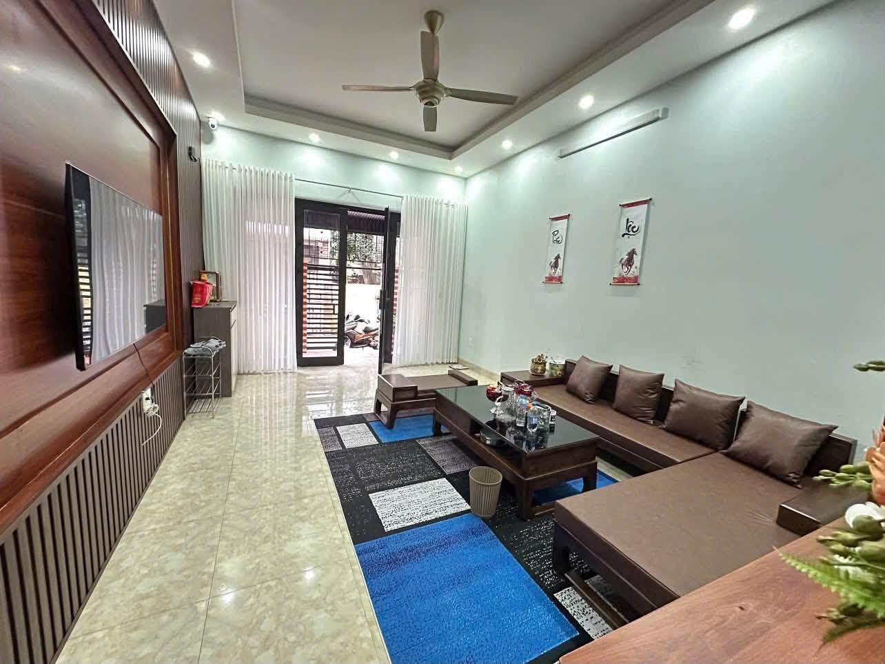 Nhà 3 tầng gần sở điện trung tâm cột5 đối diện bigc go