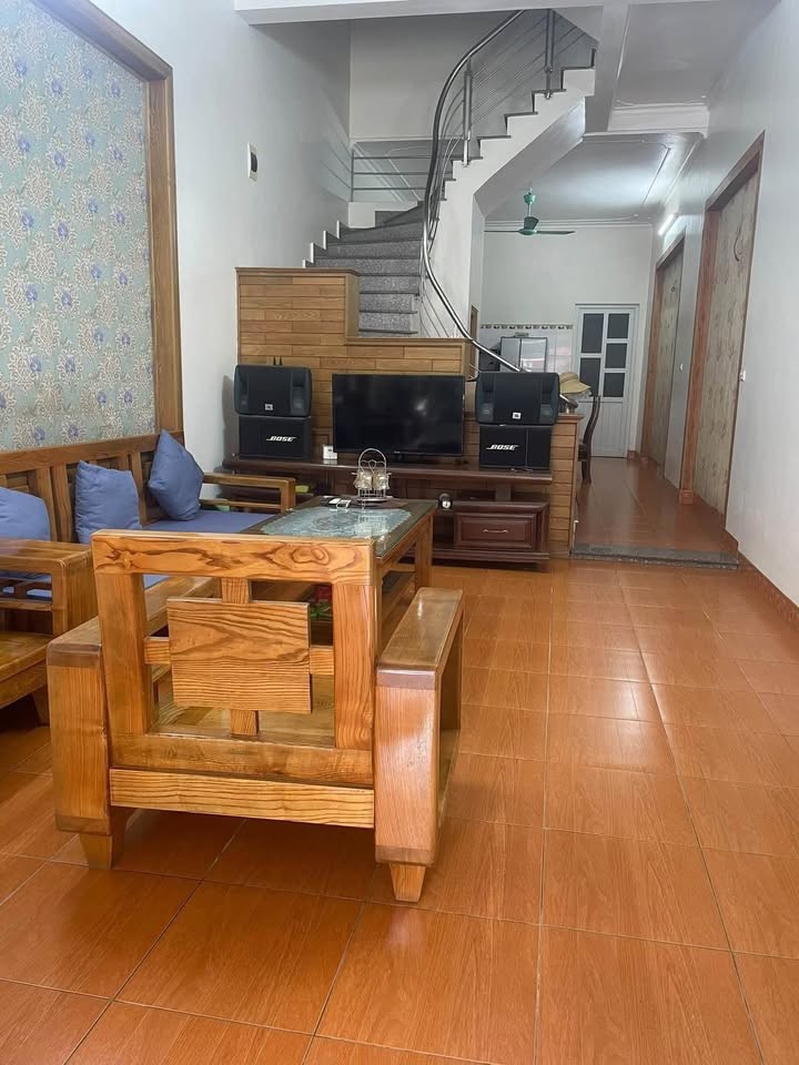 Trung tâm Hồng Gai nhà 4 tầng giá chưa đến 6 tỉ, ô tô đỗ cửa, kinh doanh đỉnh - Ảnh 1