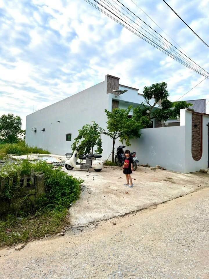 Hơn 1 tỷ / Bán đất & kèm nhà hiện đại mới xây full nội thất cao cấp . - Ảnh 3