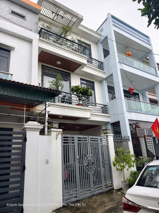 Bán nhà 3 tầng dữu lâu, 2 mặt tiền trước sau, giá hơn 3 tỉ. Nhà mới xây . - Ảnh 1