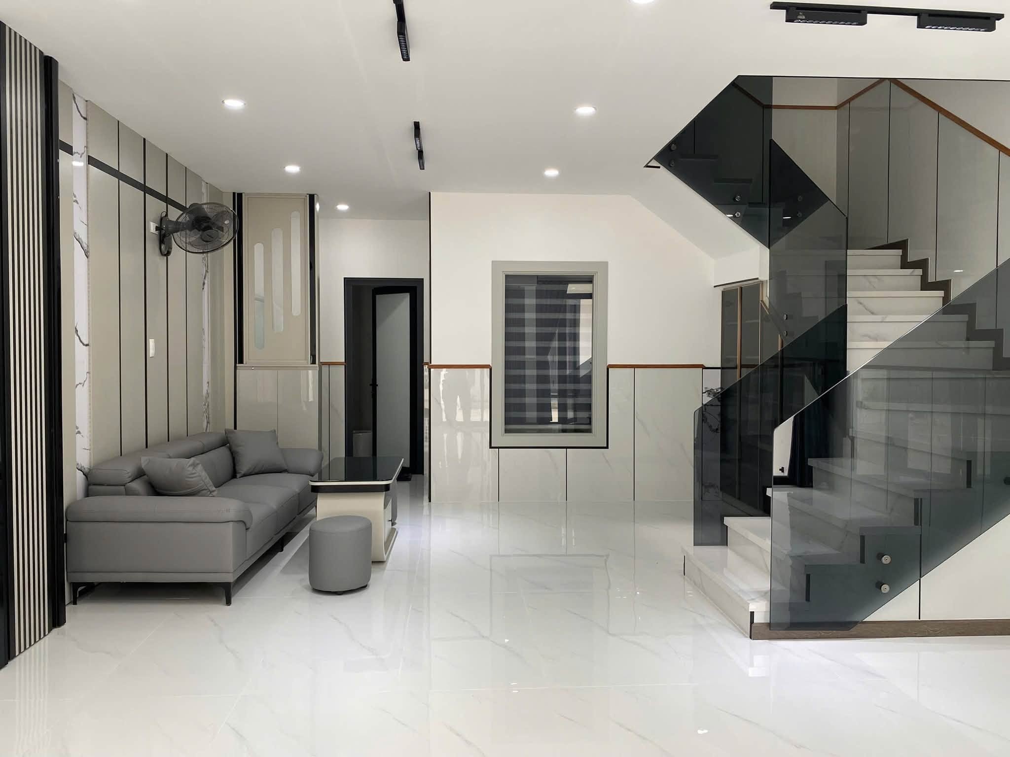 🍀Nhà mới 3 tầng phong cách hiện đại Cam lộc - Ảnh 4