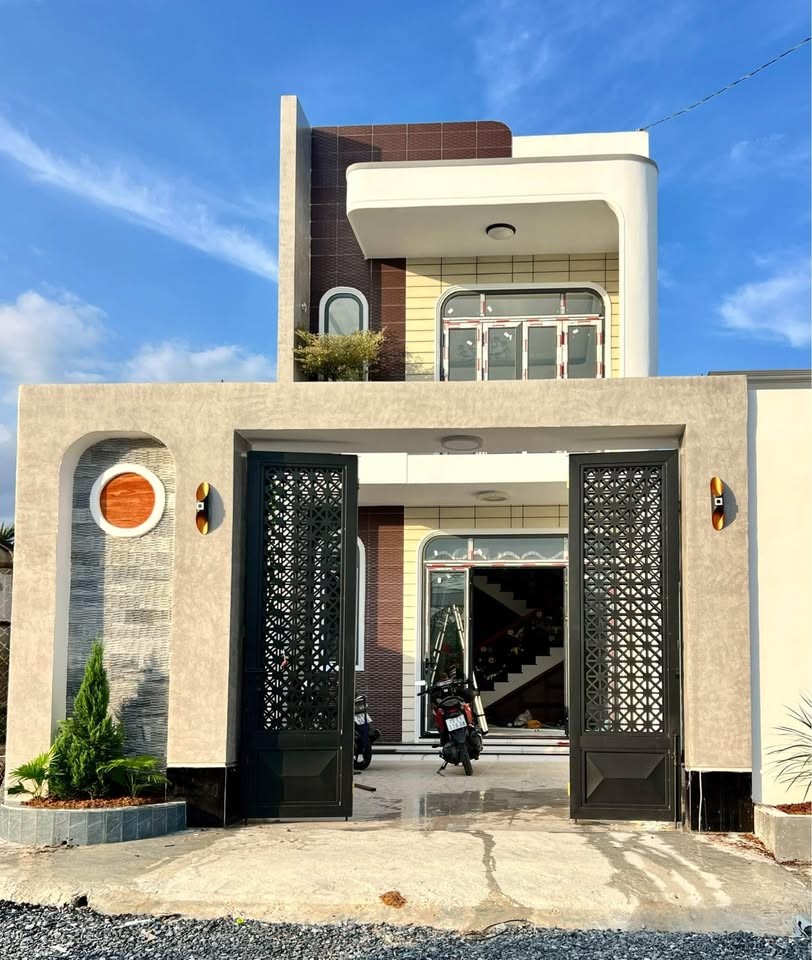🏡 NHÀ LẦU MỚI HOÀN THIỆN – THIẾT KẾ HIỆN ĐẠI – CHỈ 2 TỶ 100 TRIỆU ✨ - Ảnh 1