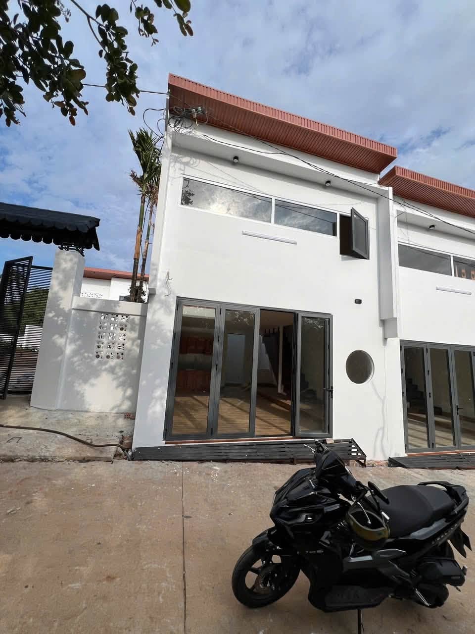 Chỉ 1 tỷ 450 tr sở hữu ngay căn nhà trung tâm phường thành nhất full nội thất như hình nhé - Ảnh 1