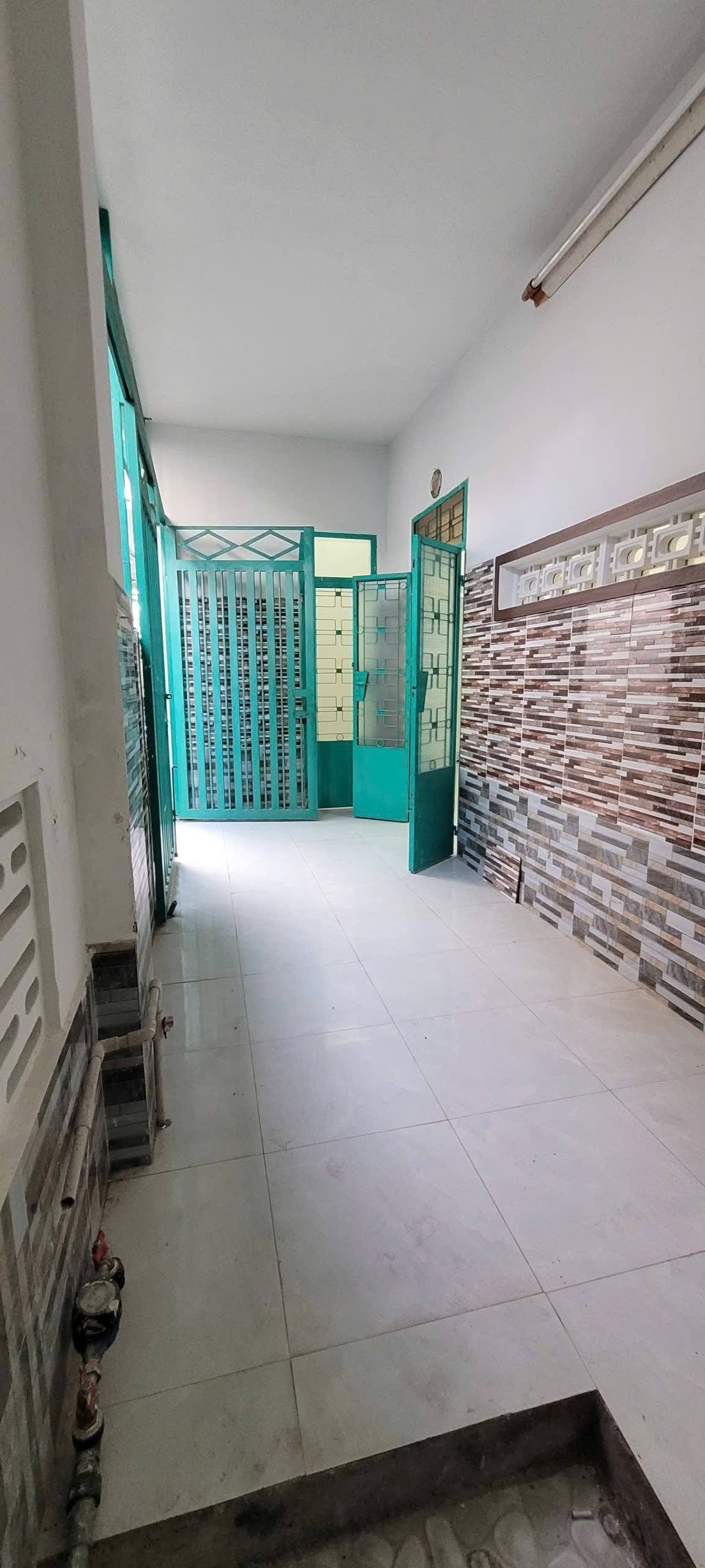 🏡🔥 BÁN NHÀ 2 TẦNG 110M2, 4PN, HẺM PHẠM VĂN ĐỒNG, GIÁ RẺ CHỈ 2TỶXXX
