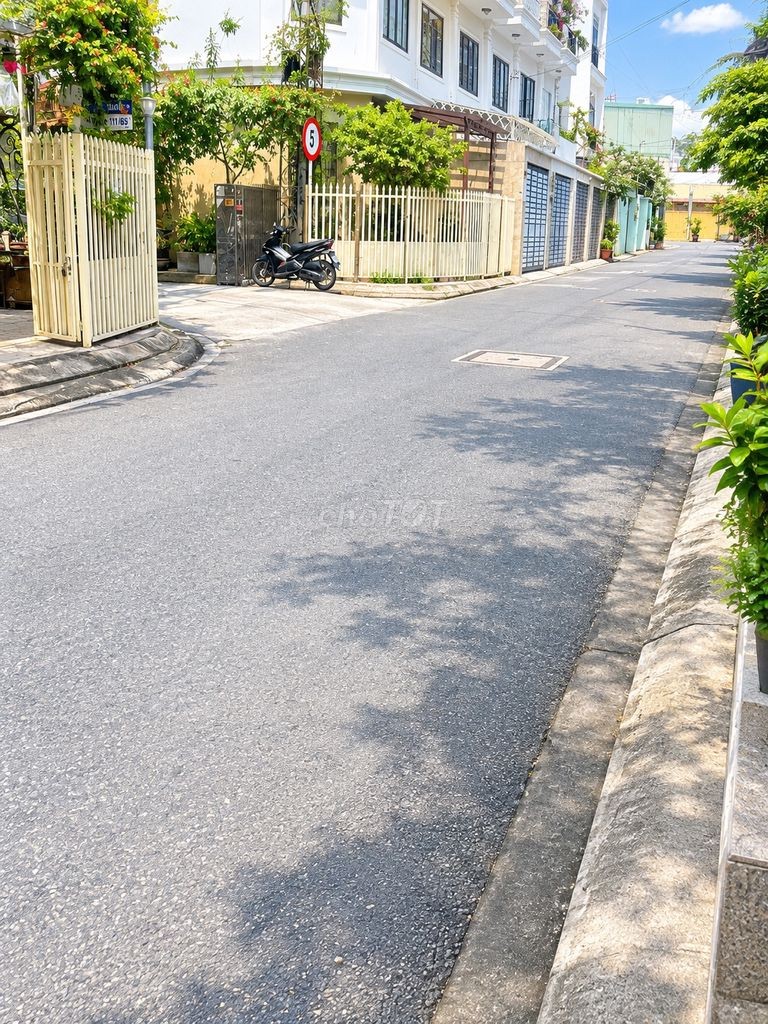 Bán nhà đẹp 70,7m công nhận 3PN 3WC | Vị trí siêu tiện lợi - Ảnh 2
