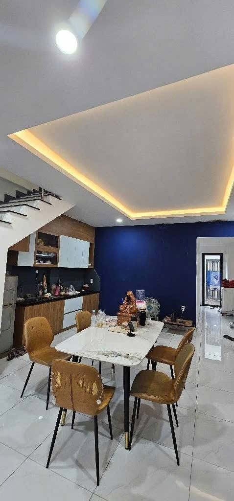 MẶT TIỀN KINH DOANH 2 TẦNG 5X30M - MẶT TIỀN ĐƯỜNG TÂN SƠN - ĐƯỜNG RỘNG 36M CÓ LỀ - ĐỐI DIỆN SÂN GOLF - GẦN SÂN BAY - PHƯỜNG 12 GÒ VẤP.