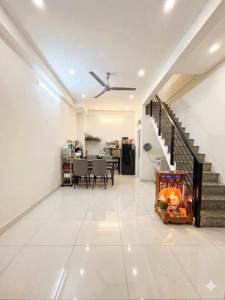 5 Tỷ 850 - Đường 4,5m - Nhà 2 Tầng 2 Mặt Tiền 52m² - Ngang 4m  📍 Huỳnh Tấn Phát, Quận 7