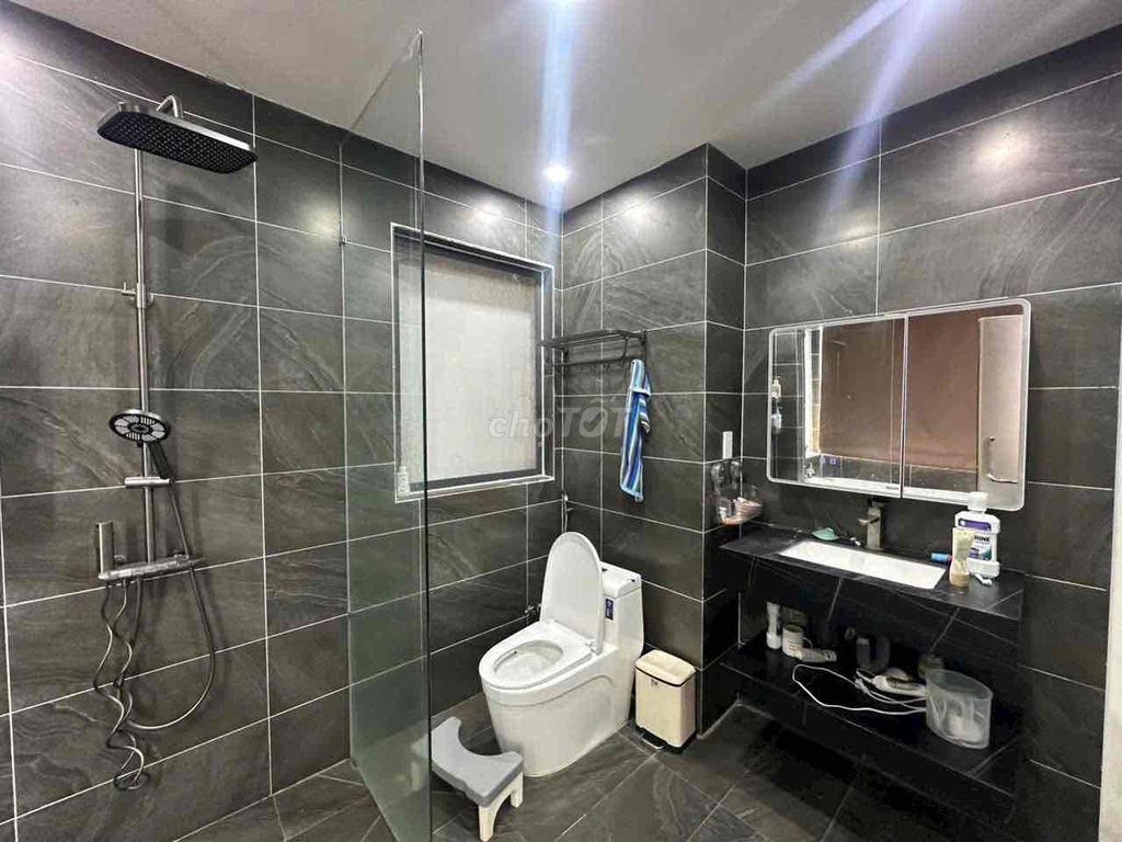 BÁN NHÀ GÓC 2 Mặt Tiền có Thang máy Thủ Đức