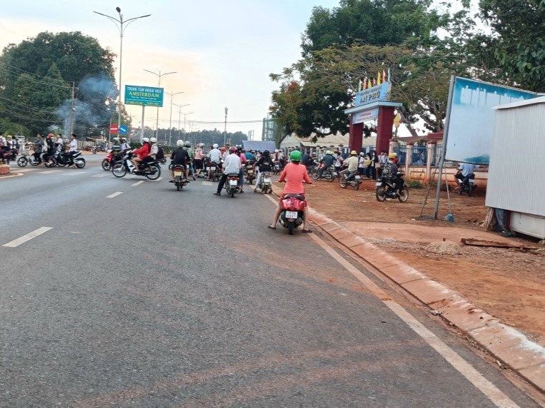 BÁN GẤP 3.000M2 GIÁ 195 TRIỆU, ĐẤT MT GẦN CHỢ, SỔ HỒNG RIÊNG - Ảnh 1