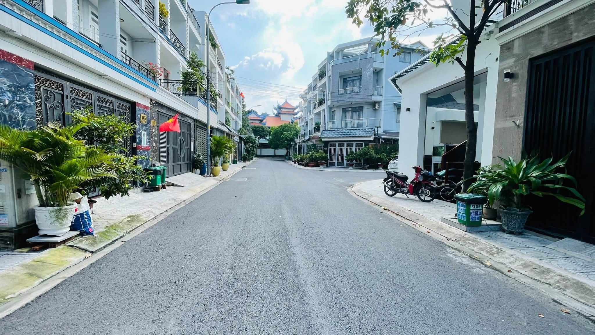 SIÊU PHẨM CÓ HẦM HIỆP THÀNH CITY QUẬN 12 - NHỈNH 10 TỶ CĂN DUY NHẤT GIÁ TỐT !!! - Ảnh 1