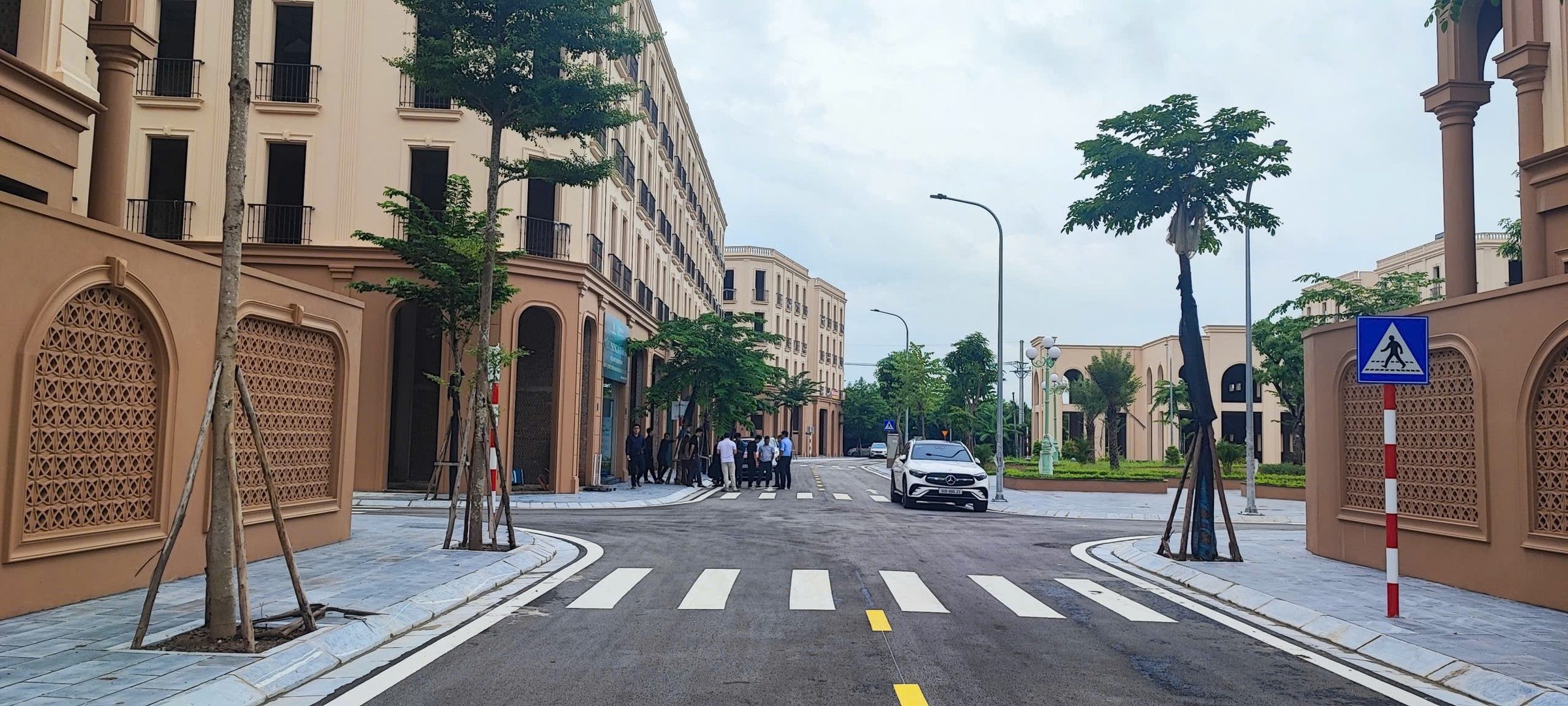 Bán Biệt Thự mặt sông 118m2 giá 20 tỷ tại Gia Lâm Hà Nội