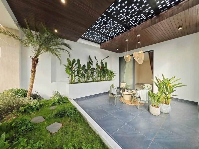 🏡 BÁN NHÀ HÒA XUÂN SÁT LÊ QUẢNG CHÍ 📍 100M² (5x20M) - CÓ PN TRỆT, SÂN Ô TÔ - FULL NỘI THẤT XANH MÁT 💵 9.35 TỶ TL