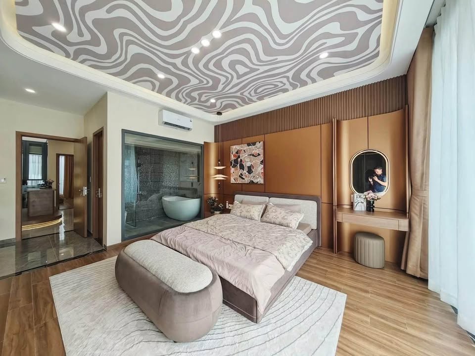 🏡 BÁN NHÀ HÒA XUÂN SÁT LÊ QUẢNG CHÍ 📍 100M² (5x20M) - CÓ PN TRỆT, SÂN Ô TÔ - FULL NỘI THẤT XANH MÁT 💵 9.35 TỶ TL