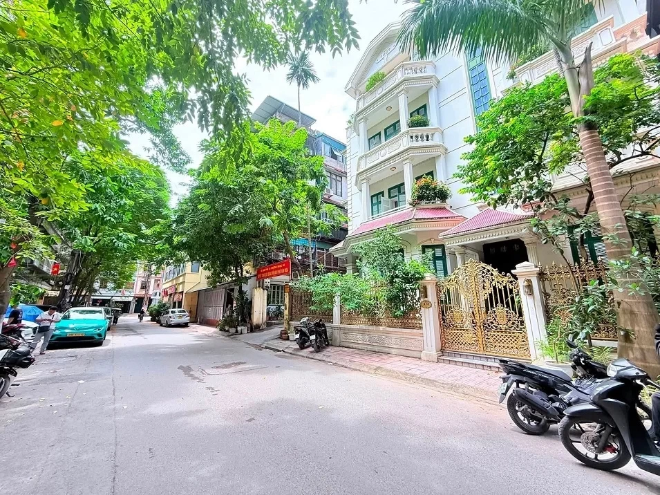 Bán nhà mặt phố vĩnh phúc ba đình, bt căn góc, oto đỗ cửa, kinh doanh 130m 70tỷ