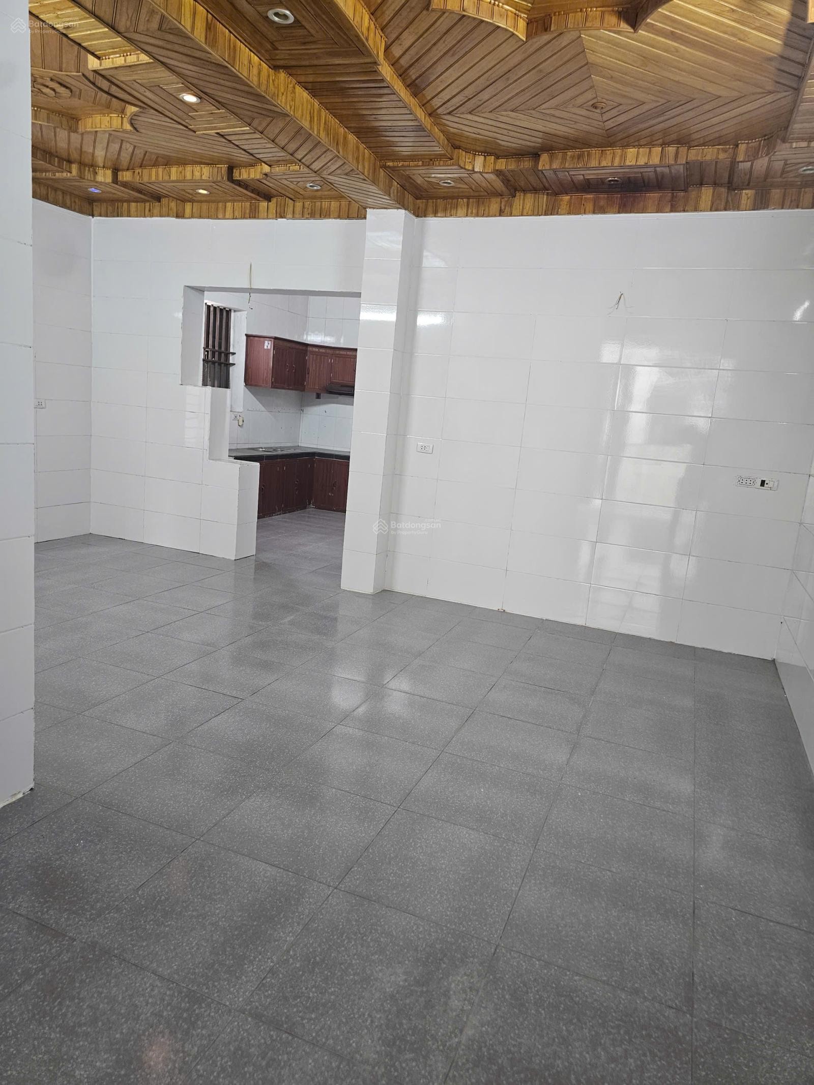 Bán nhà 1 tầng TP Vinh 166,3m2 - 5,6 tỷ MT 8,23m - đường 7m ô tô đỗ cửa