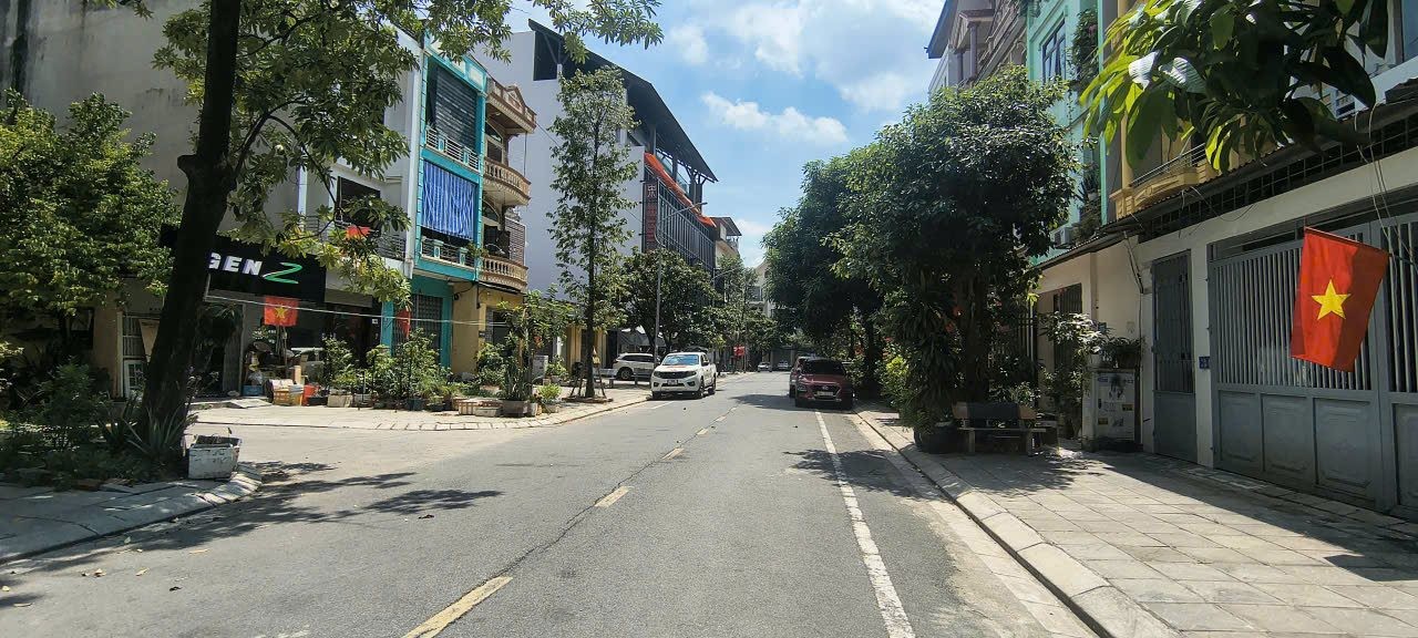 Bán Nhà riêng 76m2, Phường Kinh Bắc, Thành phố Bắc Ninh Vỉa hè rộng 8m Giá Thương Lượng