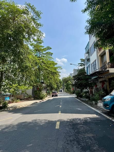 🏡 BÁN NHÀ 4 TẦNG – KHU ZENVILLA HỮU NGHỊ, HÒA BÌNH