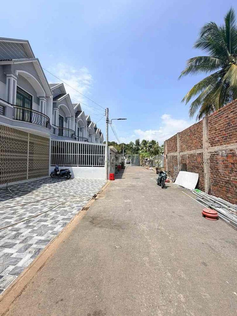 Cần bán 2 nền đất liền kề full thổ cư