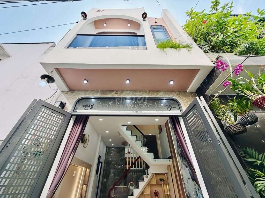 NHÀ ĐẸP CHO VC TRẺ / 22m2/ NỞ HẬU/ HẺM 4M/ KHÔNG QUI HOẠCH/LOTTE MART