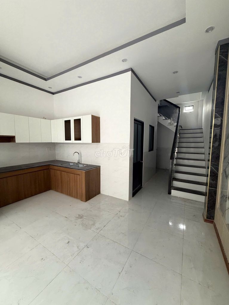 Nhà lầu cách ĐỒNG KHỞI chỉ 500m ,sổ riêng mà giá chưa tới 2 tỷ