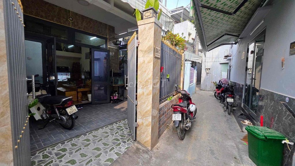 Nhà nở hậu Trung tâm thành phố - Ảnh 4