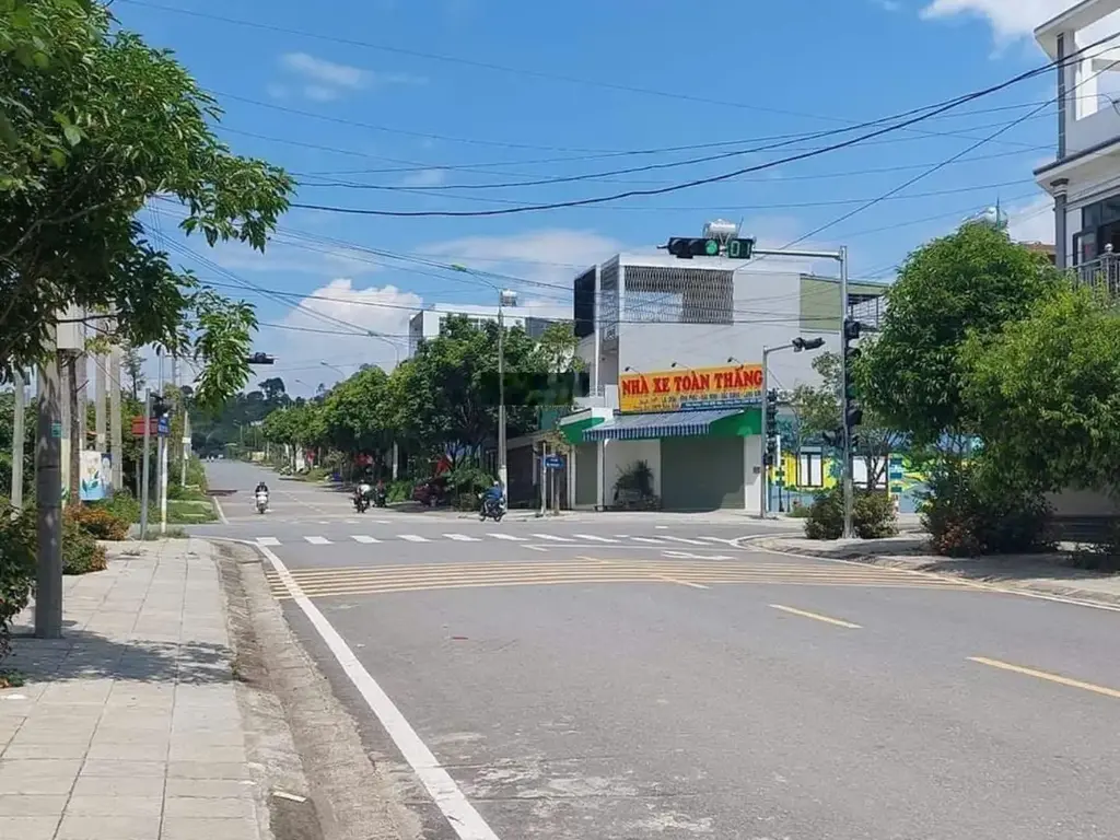Có nhu cầu bán giá tốt cho người mua sử dụng, mảnh đất nền nằm trên trục đường trần huy liệu
