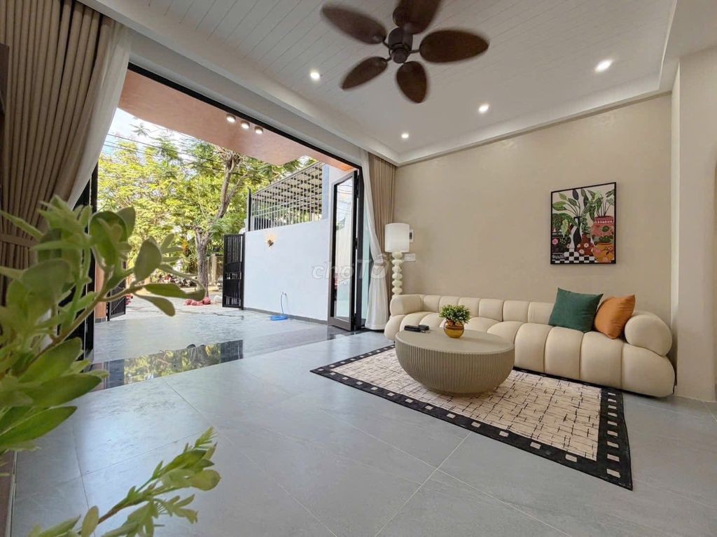 BÁN NHÀ 3 TẦNG ĐƯỜNG 7M5 HUỲNH NGỌC ĐỦ,HÒA XUÂN FULL NỘI THẤT