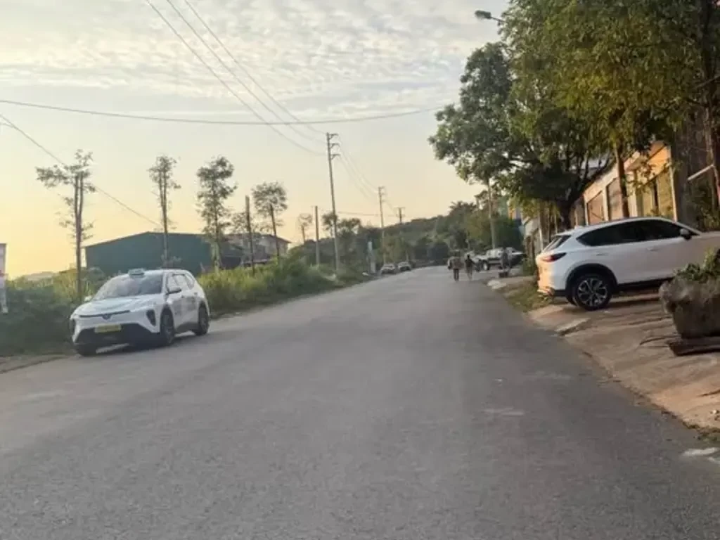 Bán đất kèm nhà 105m2 giá 1,4 tỷ tại đường Trần Đăng Ninh, phường Tân Phong, Lai Châu - Ảnh 2