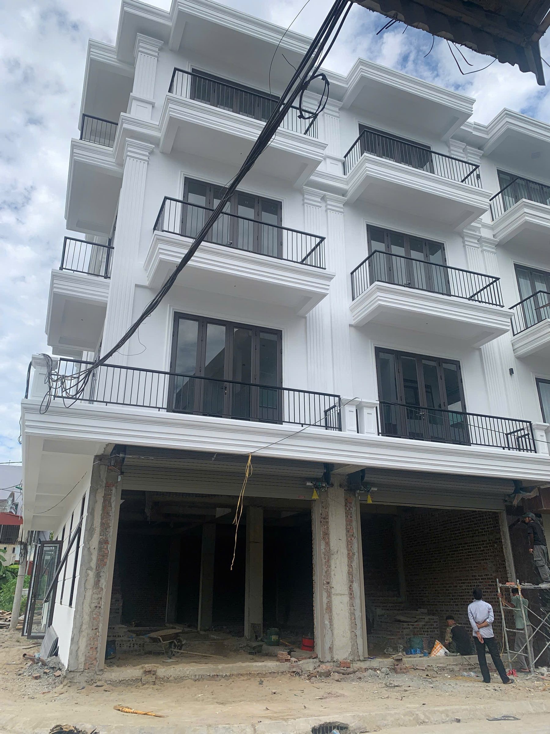 Bán nhà đầu ve xây thô hoàn thiện mặt ngoài, sẵn sổ tại Phường nam ngạn cũ - Ảnh 3