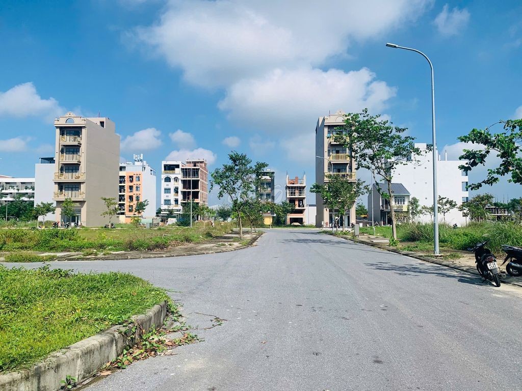 Bán lô đất 6x23,75=142,5m², cách đại học FPT 300m Đường 7m5