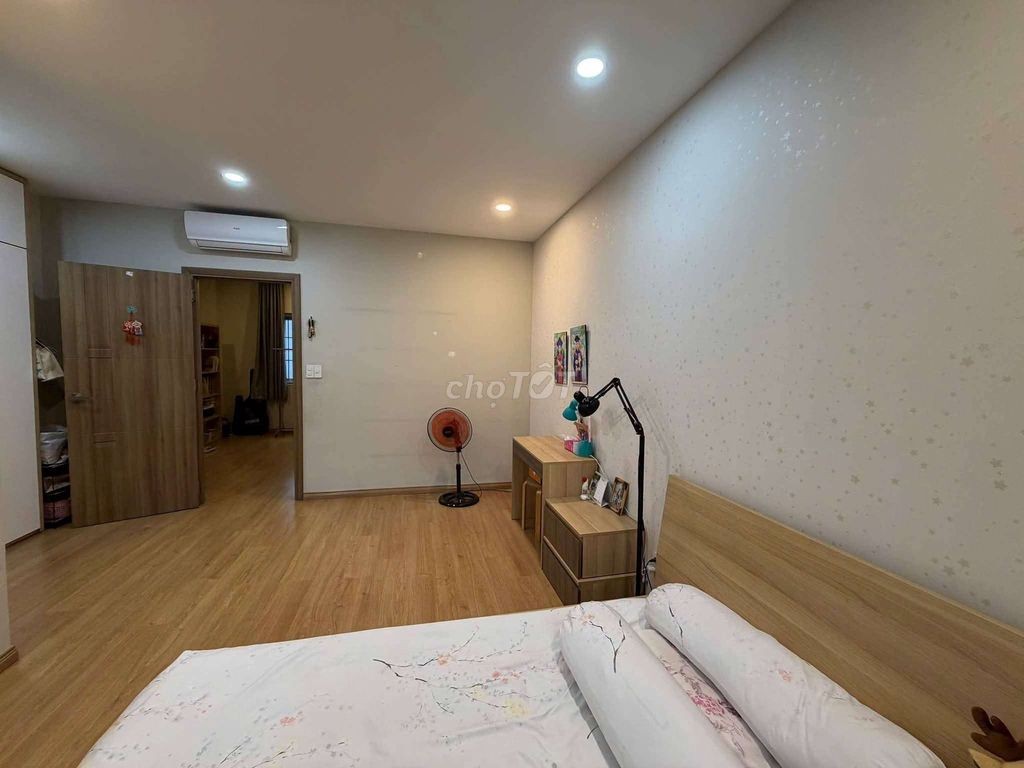 Bán nhà Mega Village Khang Điền Q9, DT 75m2, 3 tầng, nội thất ok - Ảnh 1