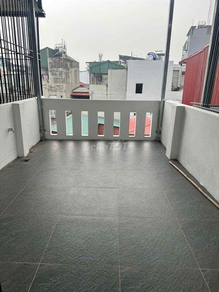tôi chính chủ bán nhà 5 tầng mới phố cổ quận Long biên