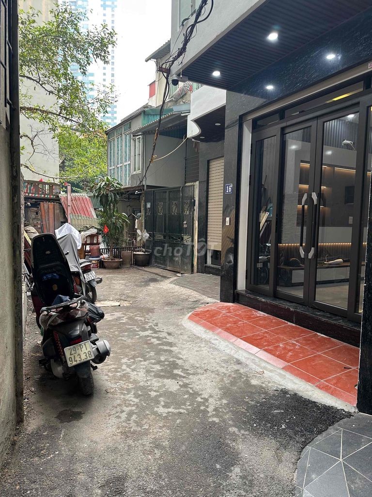 tôi chính chủ bán nhà 5 tầng mới phố cổ quận Long biên