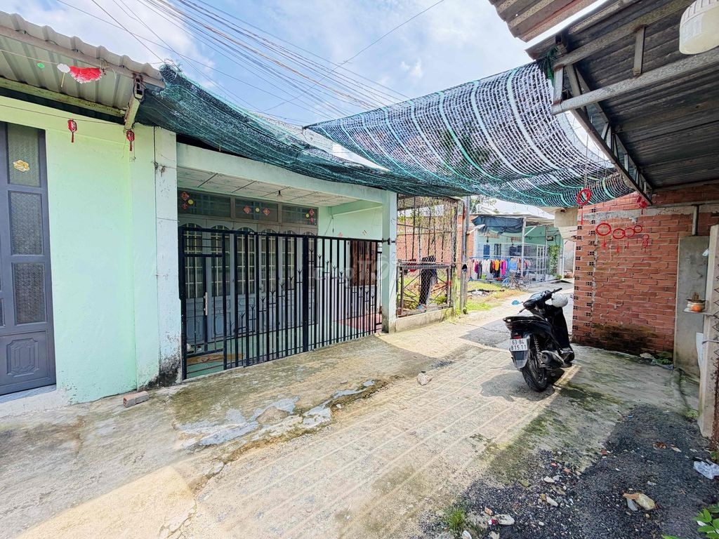 Cần bán căn nhà cấp 4 đã hoàn công gần Khu Công Nghiệp Trảng Bàng