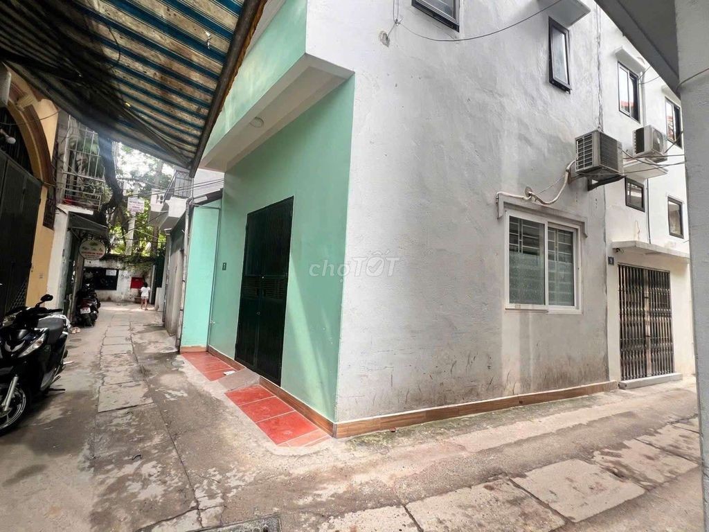 Tôi bán nhà phố Cát Linh Hào Nam 3 bước ra phố, trước nhà SH quay đầu